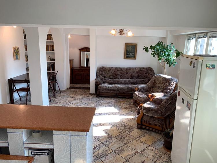 Apartament cu 4 camere în Pantelimon