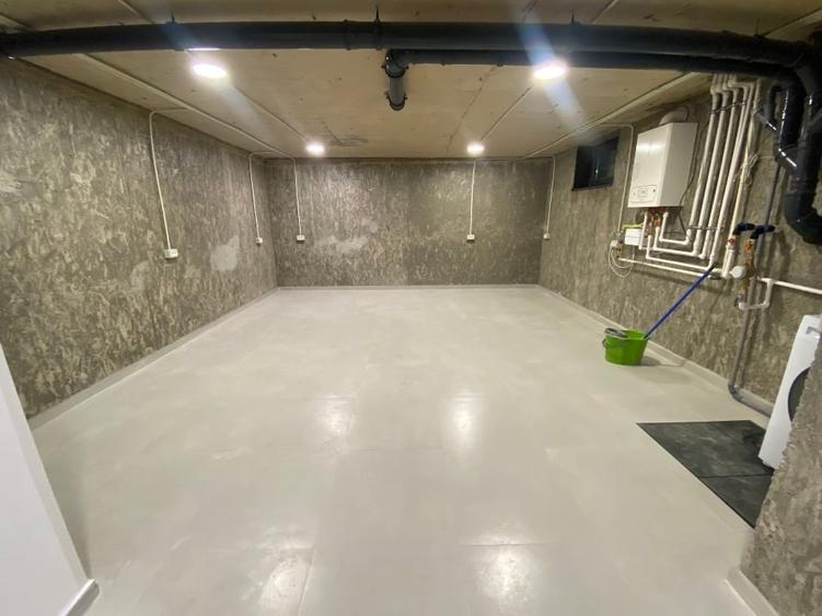Casă individuală cu 5 camere cu Canalizare în Colentina