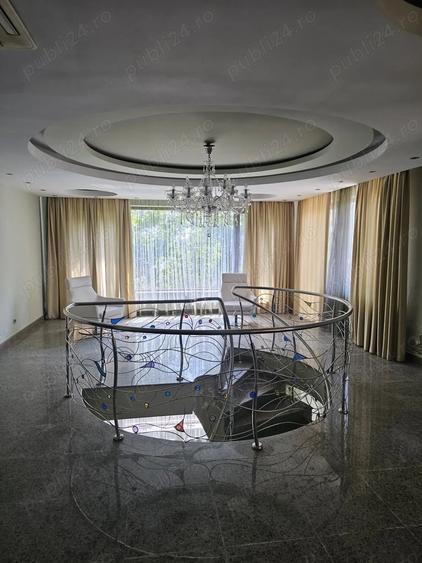 Casă cu 6 camere cu Teren 1250 Mp în Central
