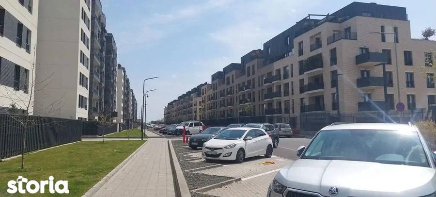 Apartament cu 3 camere decomandat, mobilat în Central — fotografia 3