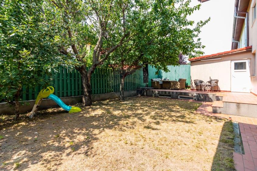 Casă cu 4 camere cu Teren 210 Mp în Central