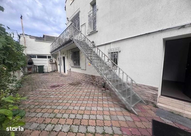 Casă cu 4 camere în 13 Septembrie