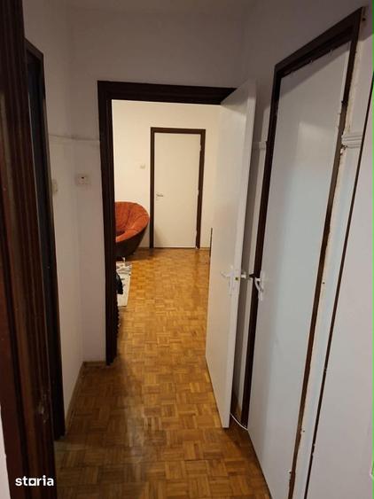 Apartament cu 3 camere semidecomandat în Astra