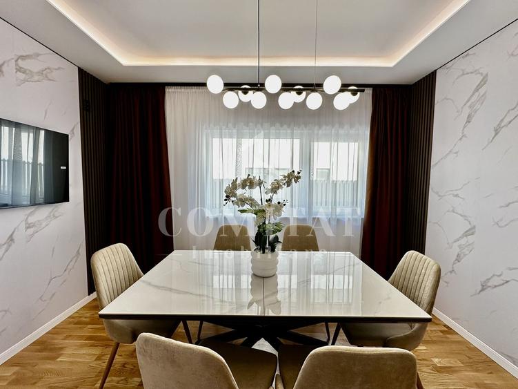 Duplex cu 4 camere cu Canalizare în Florești