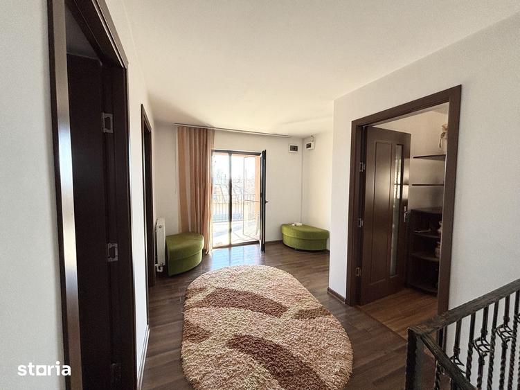 Casă cu 5 camere cu Teren 768 Mp în Poienarii Burchii