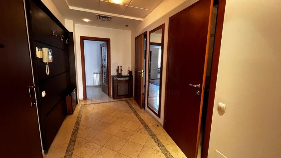 Apartament cu 3 camere decomandat, mobilat în Primăverii
