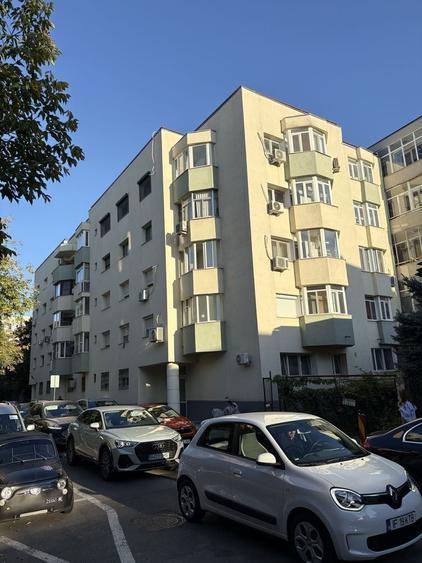 Apartament cu 3 camere în Dorobanți