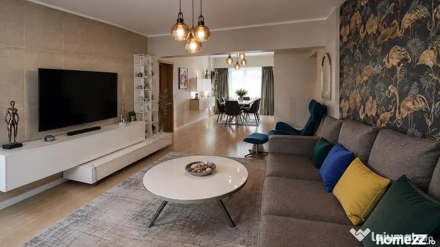 Apartament cu 4 camere decomandat în Ultracentral