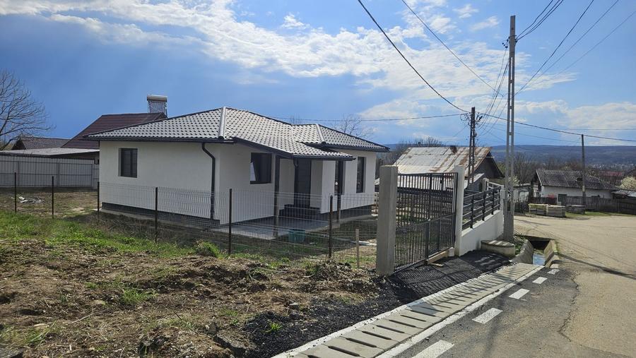 Casă cu 4 camere în Central