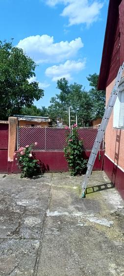 Casă cu 4 camere în Șicula