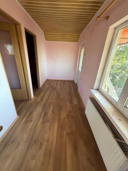 Casă individuală cu 5 camere cu Canalizare în Bariera Vâlcii