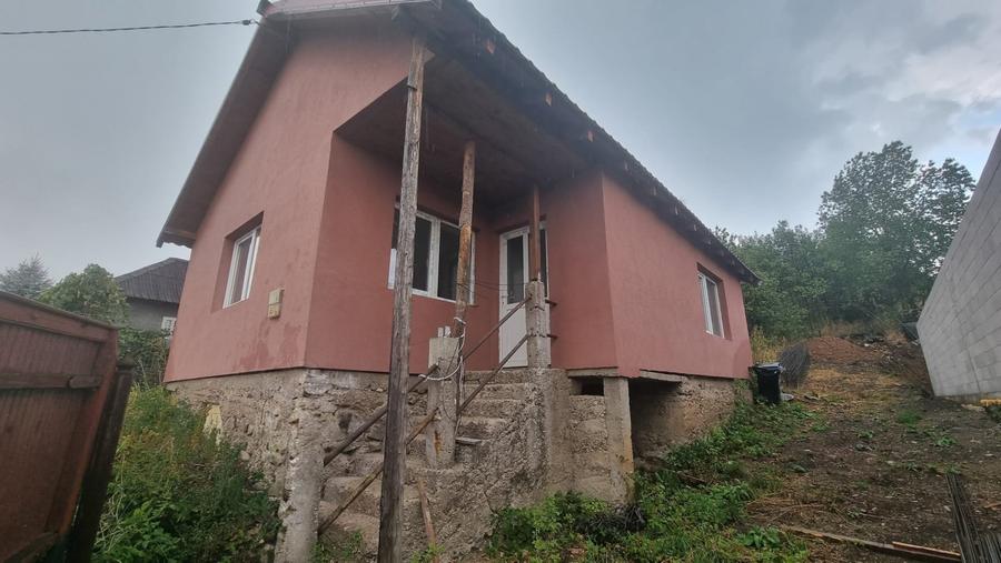 Casă individuală cu 2 camere cu Canalizare în Sâncraiu