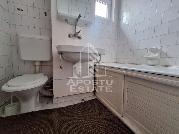 Apartament cu 2 camere semidecomandat, mobilat în Aurel Vlaicu