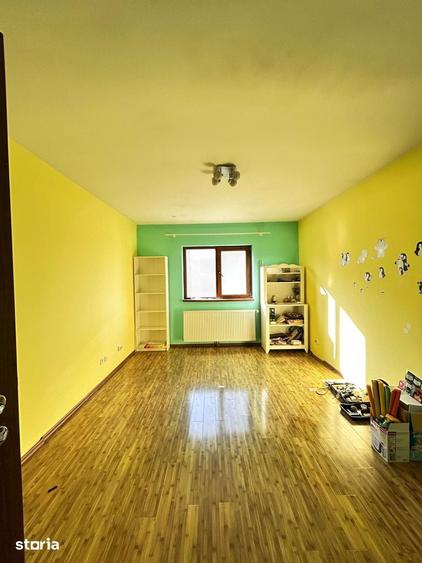Casă cu 4 camere cu Teren 245 Mp în Domnești
