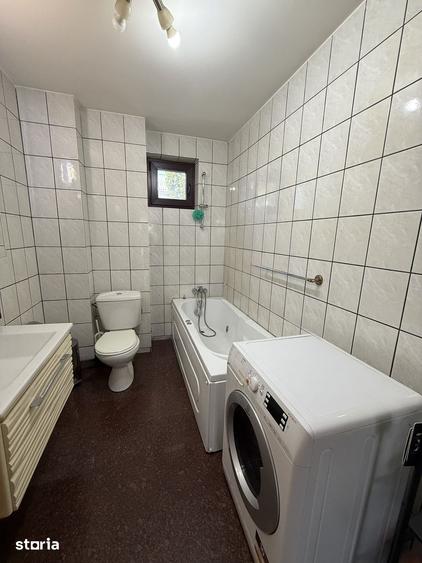 Casă cu 7 camere cu Canalizare în Brănești