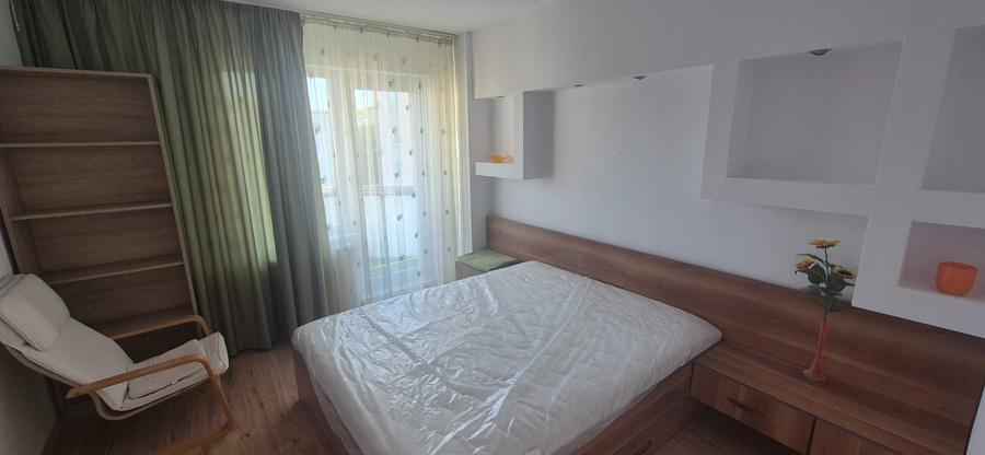 Apartament cu 4 camere decomandat în Pandurilor