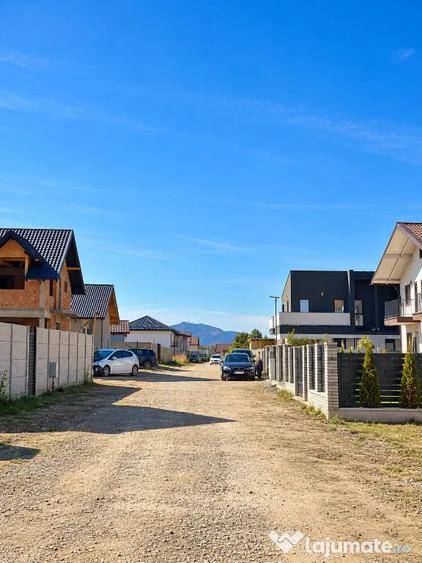 Casă cu 4 camere cu Teren 450 Mp în Tărlungeni