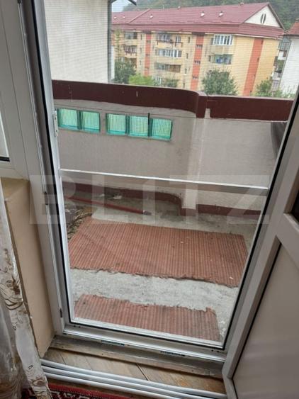 Apartament cu 3 camere decomandat, mobilat în Central