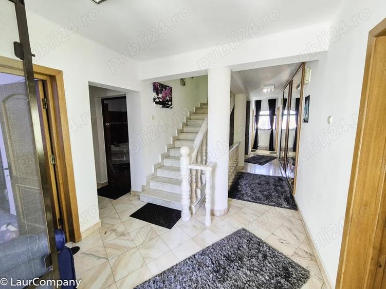 Casă cu 6 camere cu Teren 585 Mp în Geamăna