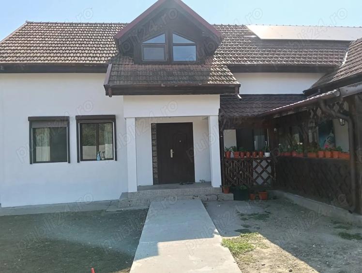 Casă cu 6 camere în Pestra