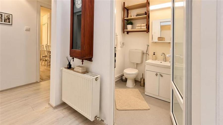 Apartament cu 3 camere decomandat, mobilat în Tractorul
