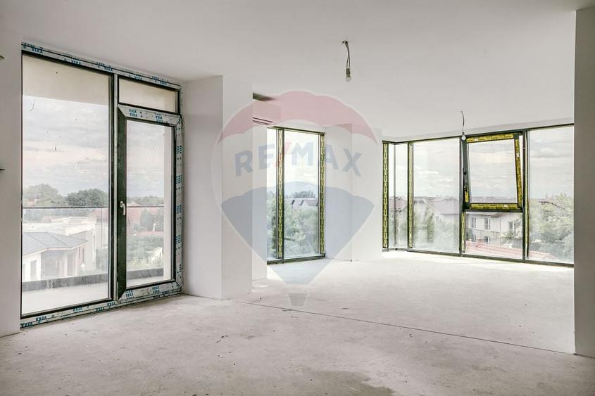 Apartament cu 3 camere semidecomandat în Subcetate