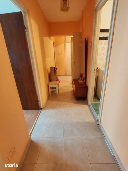 Apartament cu 2 camere decomandat în Titan