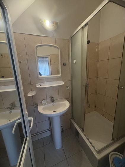 Apartament cu 3 camere decomandat în Piața Cluj