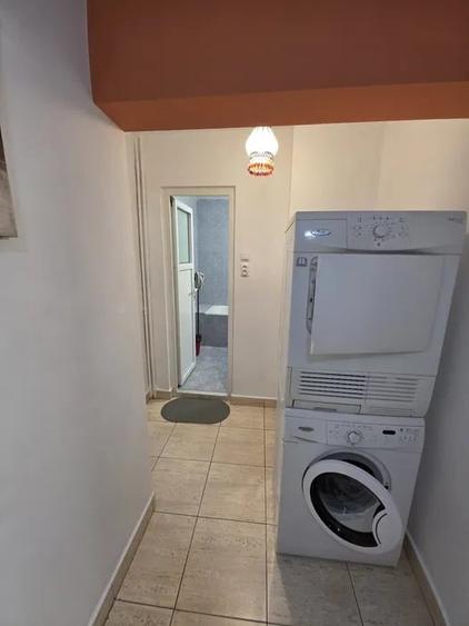 Apartament cu 3 camere semidecomandat, mobilat în Ferdinand