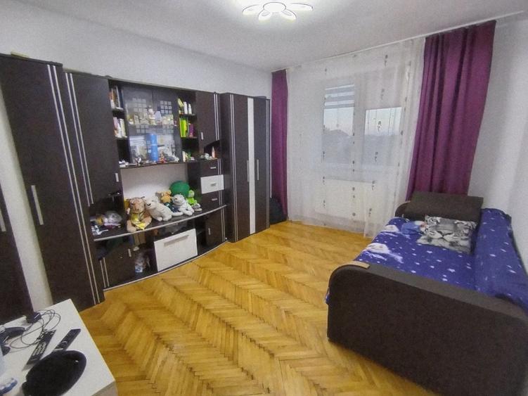 Apartament cu 3 camere decomandat, mobilat în Șagului