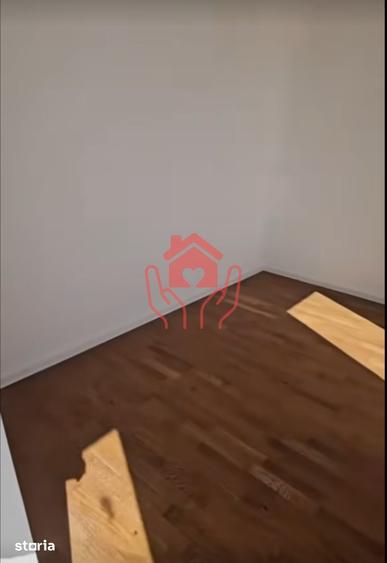 Apartament cu 4 camere, mobilat în Băneasa