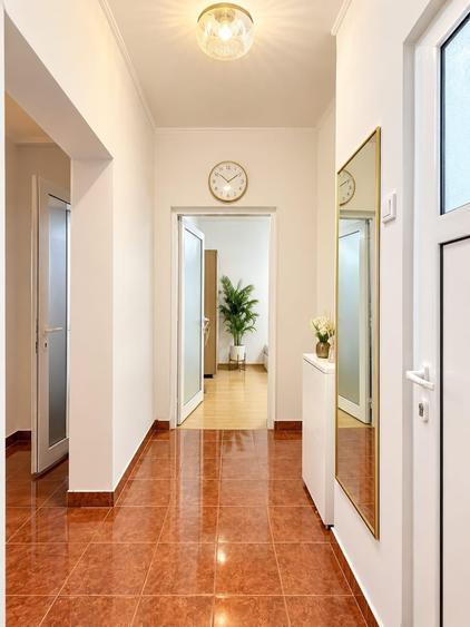 Apartament cu 3 camere în Barbu Văcărescu