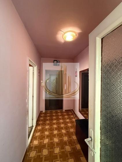 Apartament cu 3 camere decomandat, mobilat în Girocului