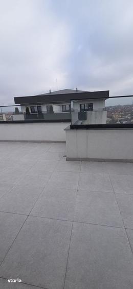 Apartament cu 3 camere decomandat în Calea București