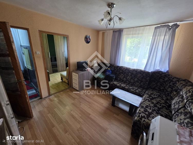 Vanzare Apartament- Zona Decebal Etaj 1 - 4