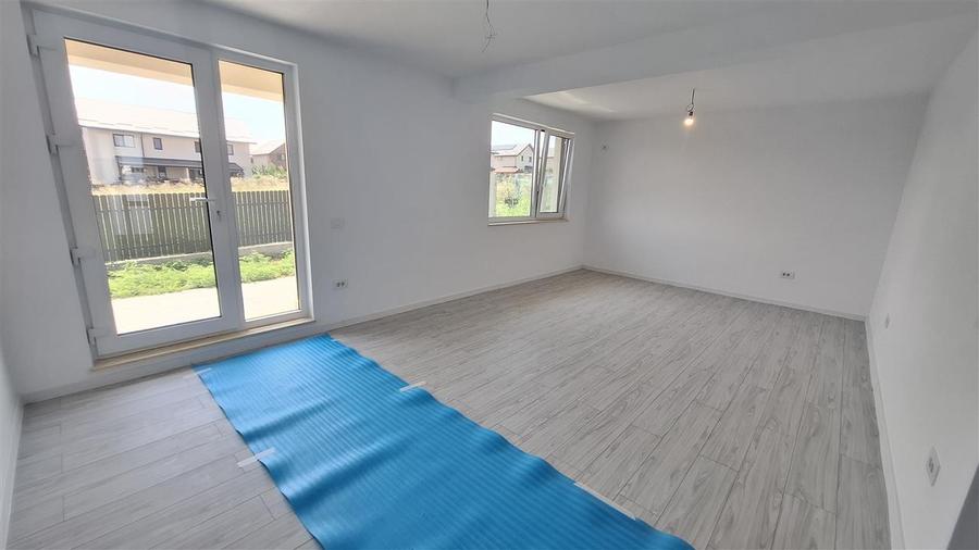 Duplex cu 4 camere cu Canalizare în Valea Lupului