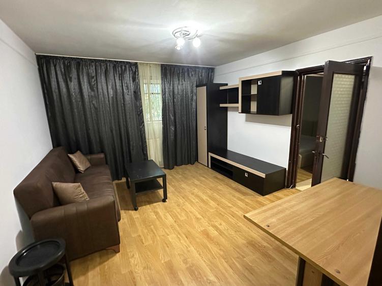 Apartament cu 2 camere semidecomandat în Progresul