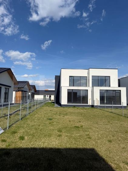 Duplex cu 4 camere cu Canalizare în Someșeni