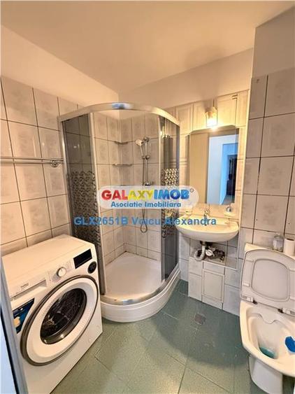 Apartament cu 3 camere semidecomandat, mobilat în Obor