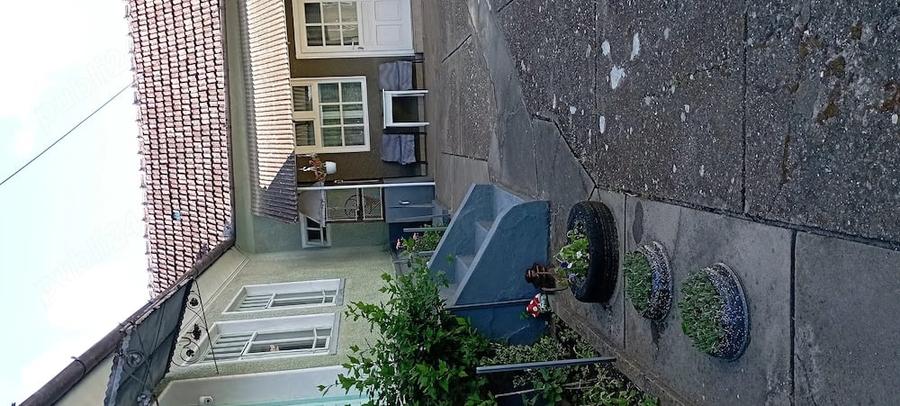 Casă cu 7 camere cu Teren 864 Mp în Central