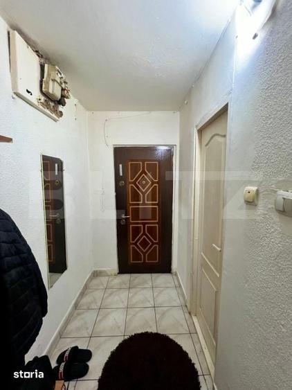 Apartament cu 2 camere semidecomandat în Craiovița Nouă