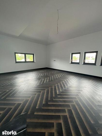 Apartament cu 8 camere în Mitropolie