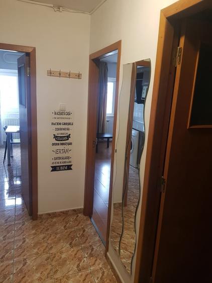 Garsonieră decomandată în Vitan