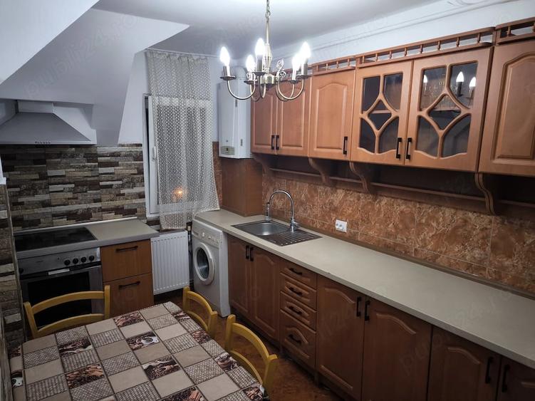 Apartament cu 3 camere semidecomandat în Vasile Aaron