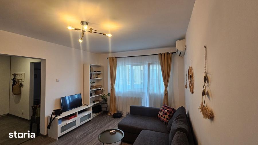 Apartament cu 2 camere semidecomandat în Tineretului