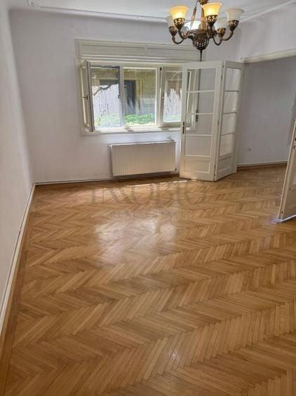 Apartament cu 5 camere decomandat în Dorobanți