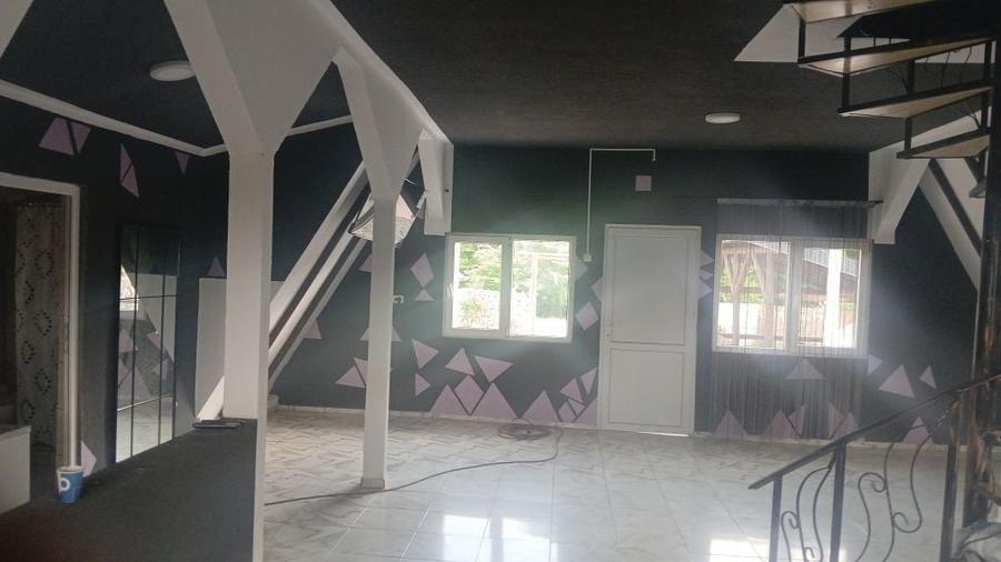 Vind casa de vacanta tip A situata intr-o zona superba in zona valenii de munte accept variante mai mult detalii sunati la telefon - 6
