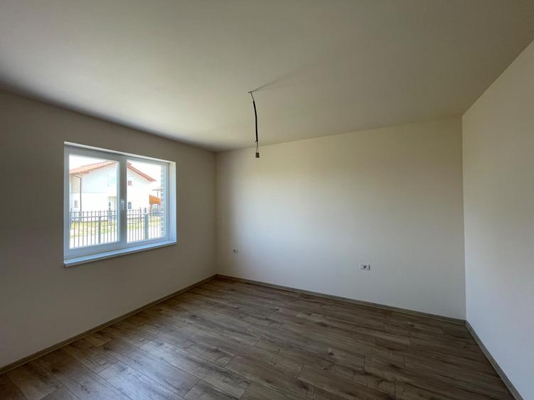 Casă individuală cu 4 camere cu Teren 600 Mp în Moșnița Nouă