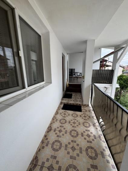 Casă individuală cu 6 camere cu Canalizare în Ultracentral