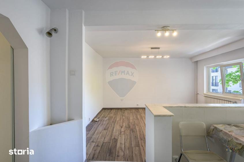 Apartament cu 3 camere în Tei